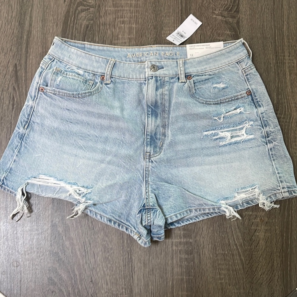 American Eagle Mom Short- size 12. NWT
